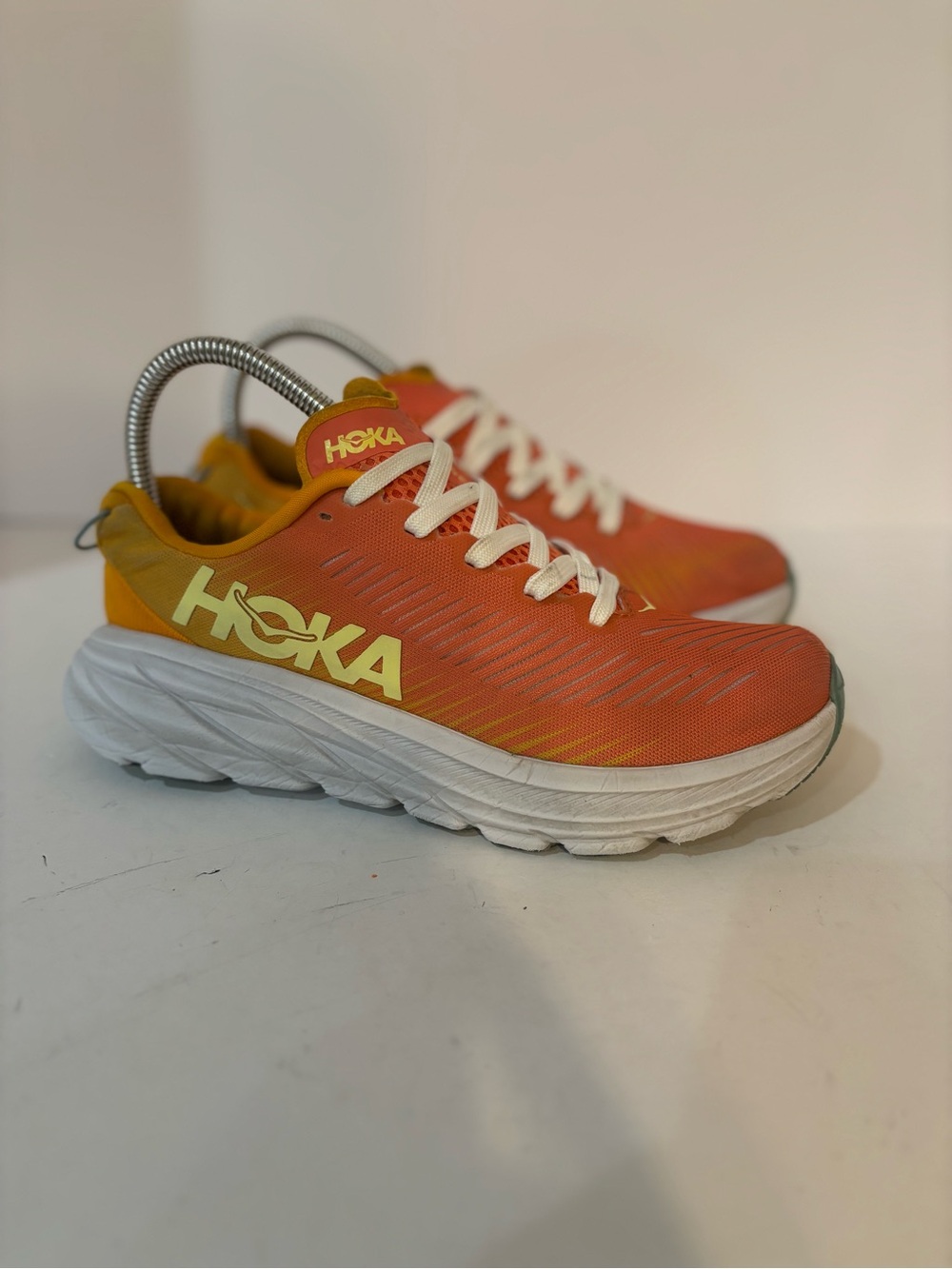 Hoka Rincon 3 size 5